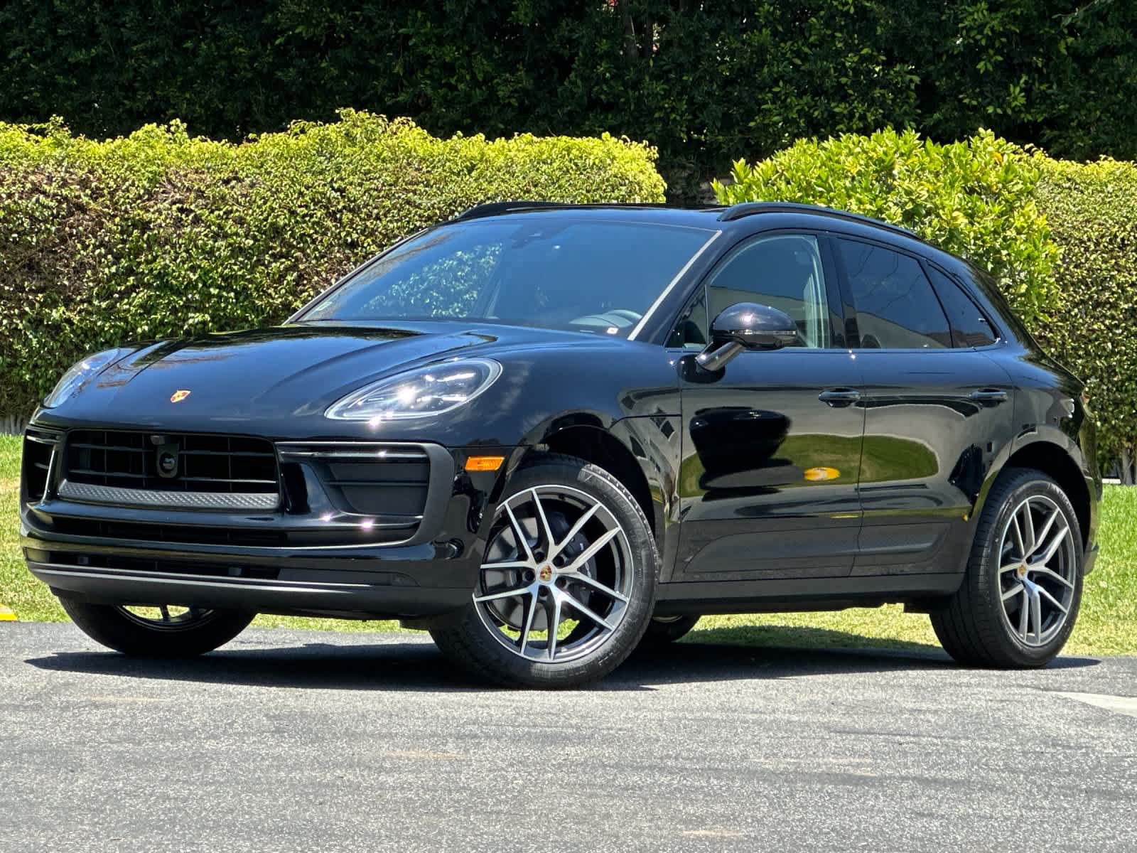 New 2026 Porsche Macan AWD/4WD image 1
