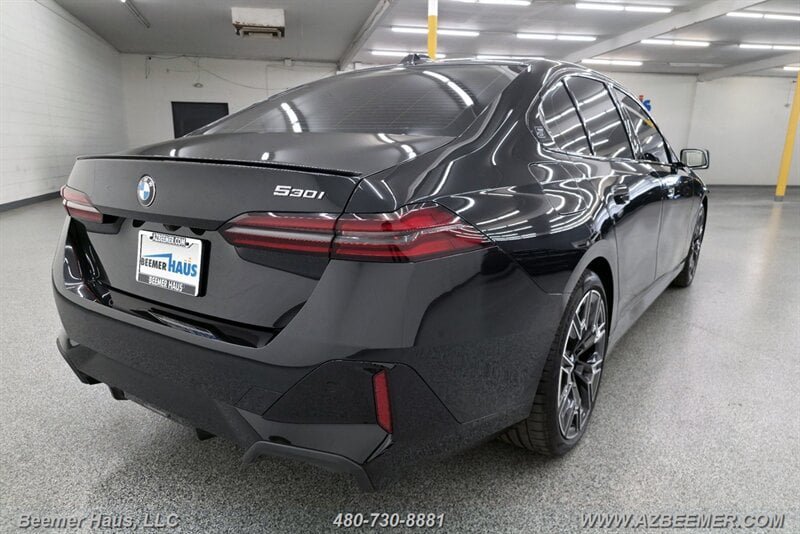 Used 2026 BMW 530i w/ M Sport Package RWD image 13
