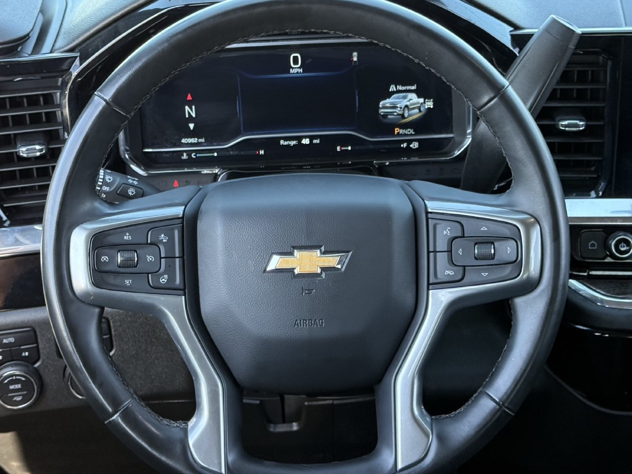 Used 2023 Chevrolet Silverado 1500 LT AWD/4WD image 12