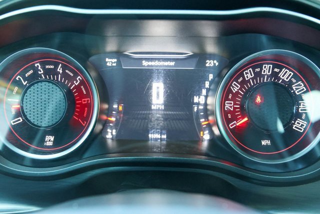 Used 2018 Dodge Challenger R/T image 26