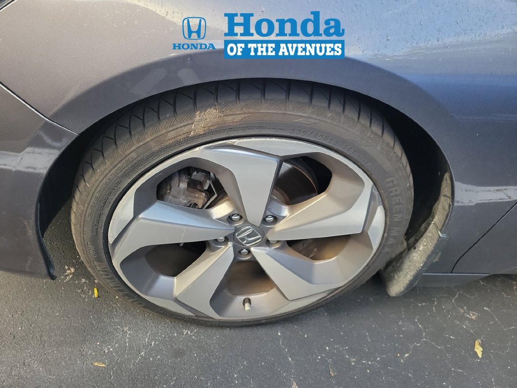 Used 2018 Honda Accord Touring image 4