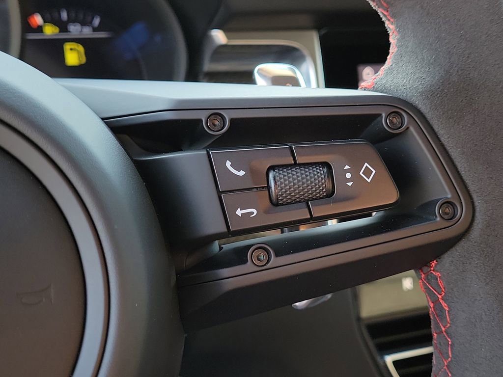 New 2026 Porsche Macan GTS image 37