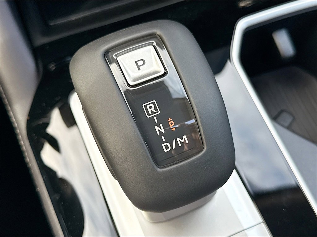 New 2025 Mitsubishi Outlander SE image 17