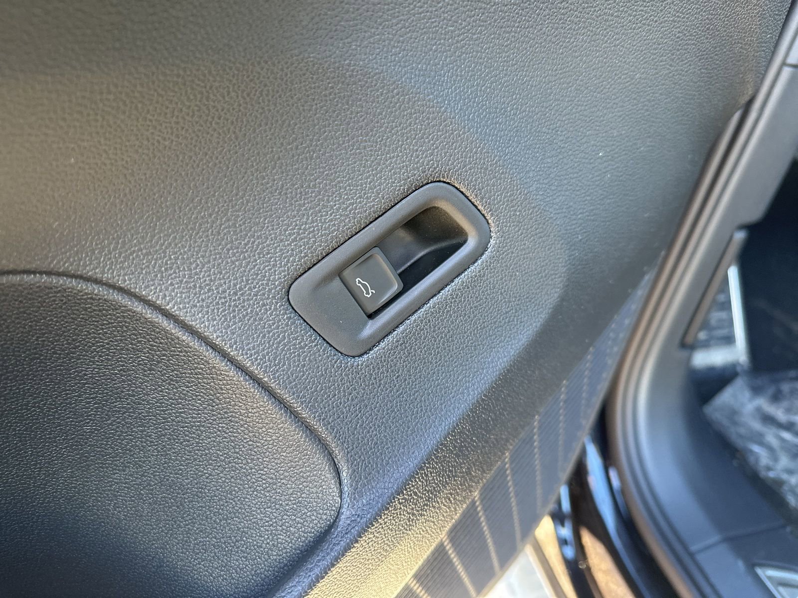 New 2026 Volkswagen Atlas Cross Sport SEL Premium R-Line image 14