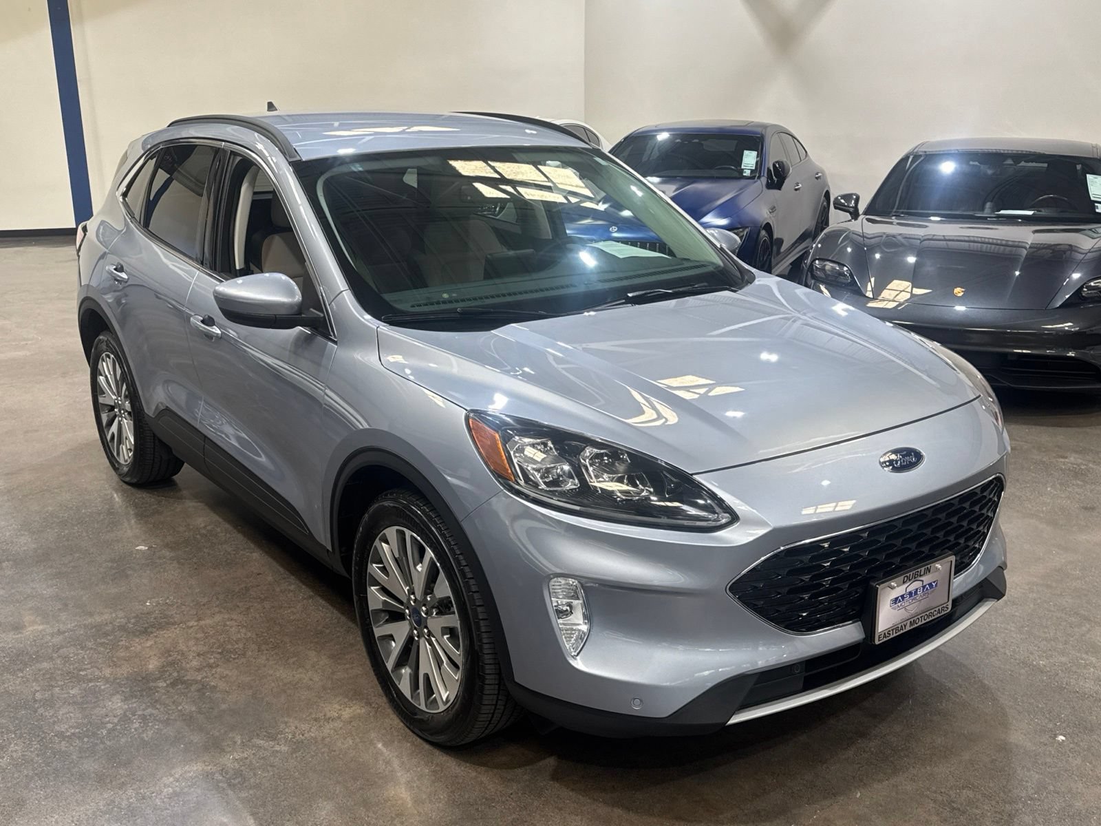 Used 2022 Ford Escape Titanium AWD/4WD image 5