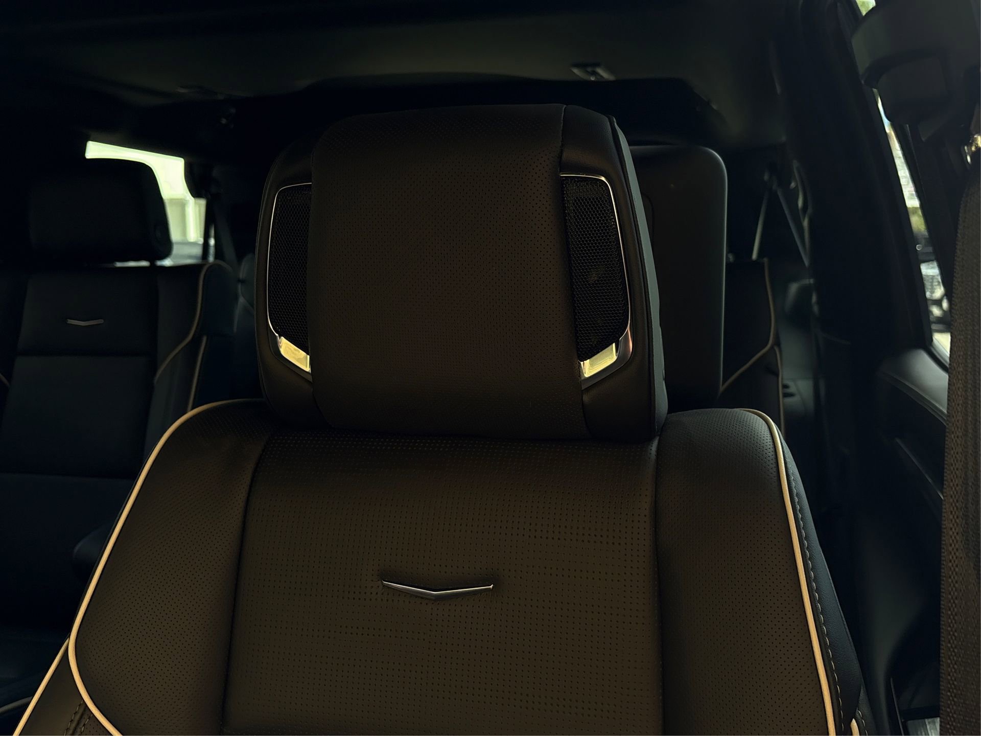 Used 2026 Cadillac Escalade Sport w/ LPO, ONYX Package image 34
