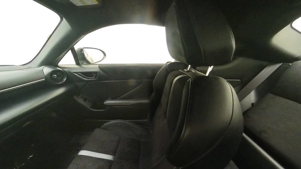 Used 2022 Toyota GR86 Premium RWD image 29