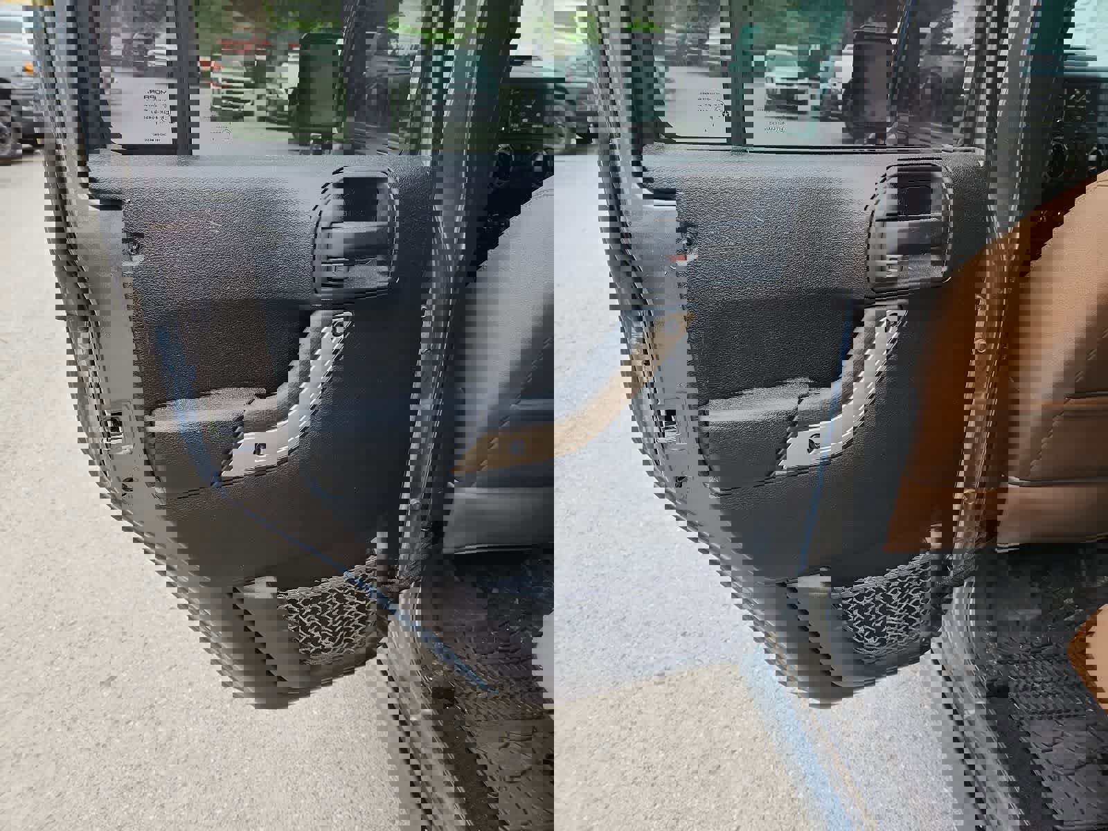 Used 2016 Jeep Wrangler Unlimited Sahara AWD/4WD image 29