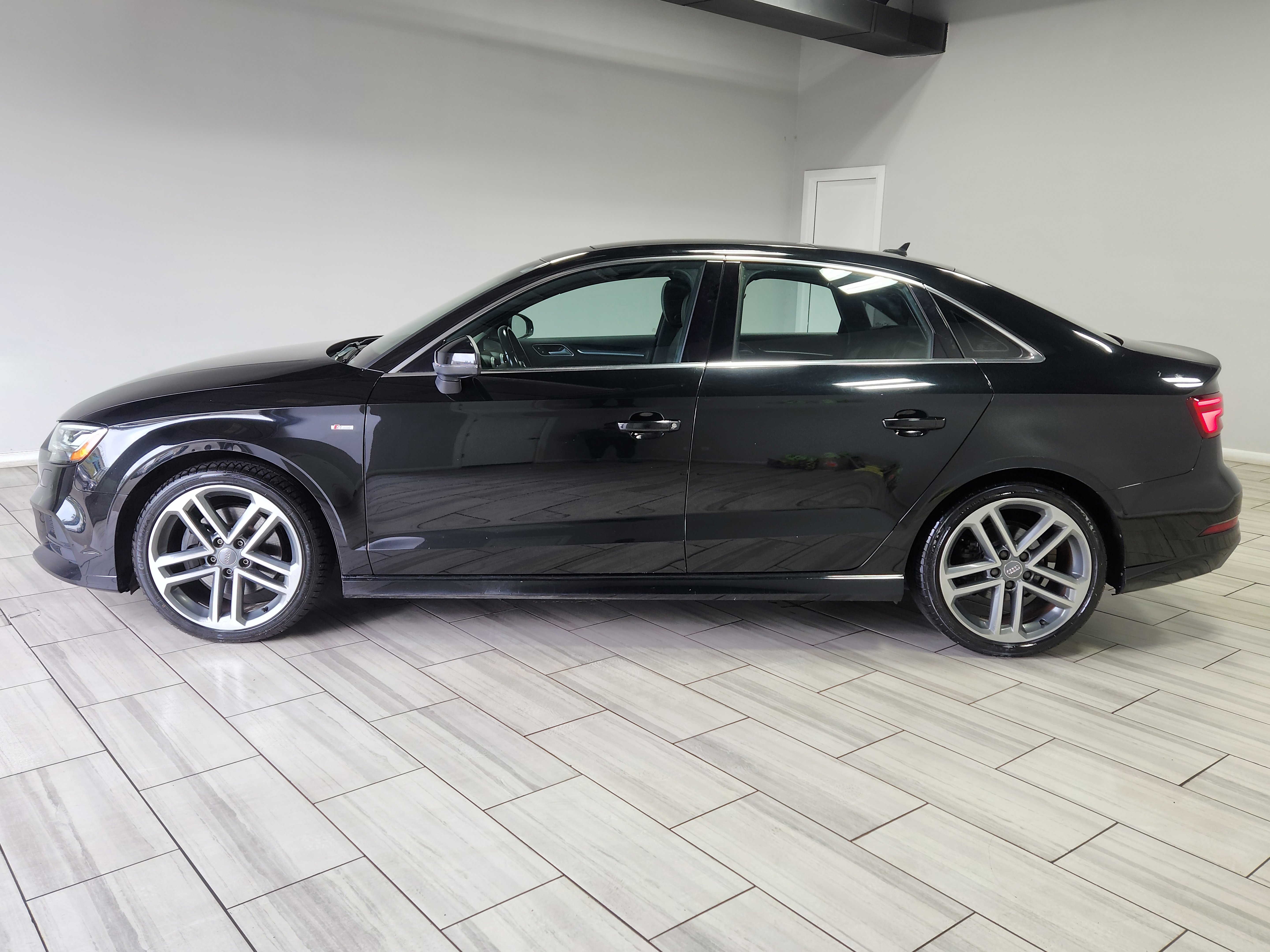 Used 2017 Audi A3 2.0T Premium Plus w/ Premium Plus Package image 2