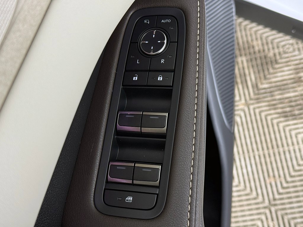 Used 2025 Lexus RX 450h AWD w/ Convenience Package image 39