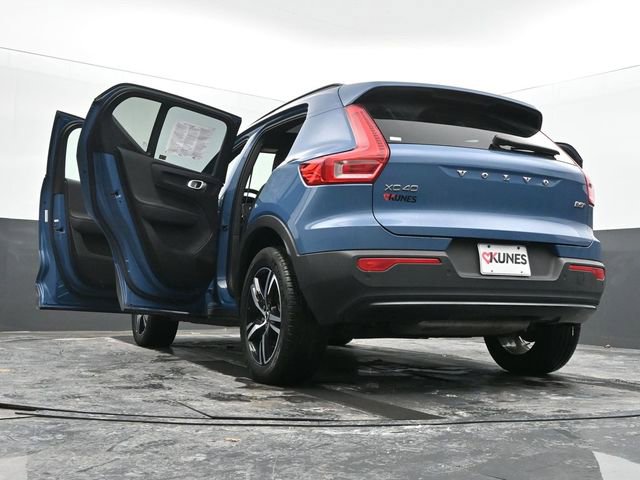 Used 2024 Volvo XC40 B5 Core image 70