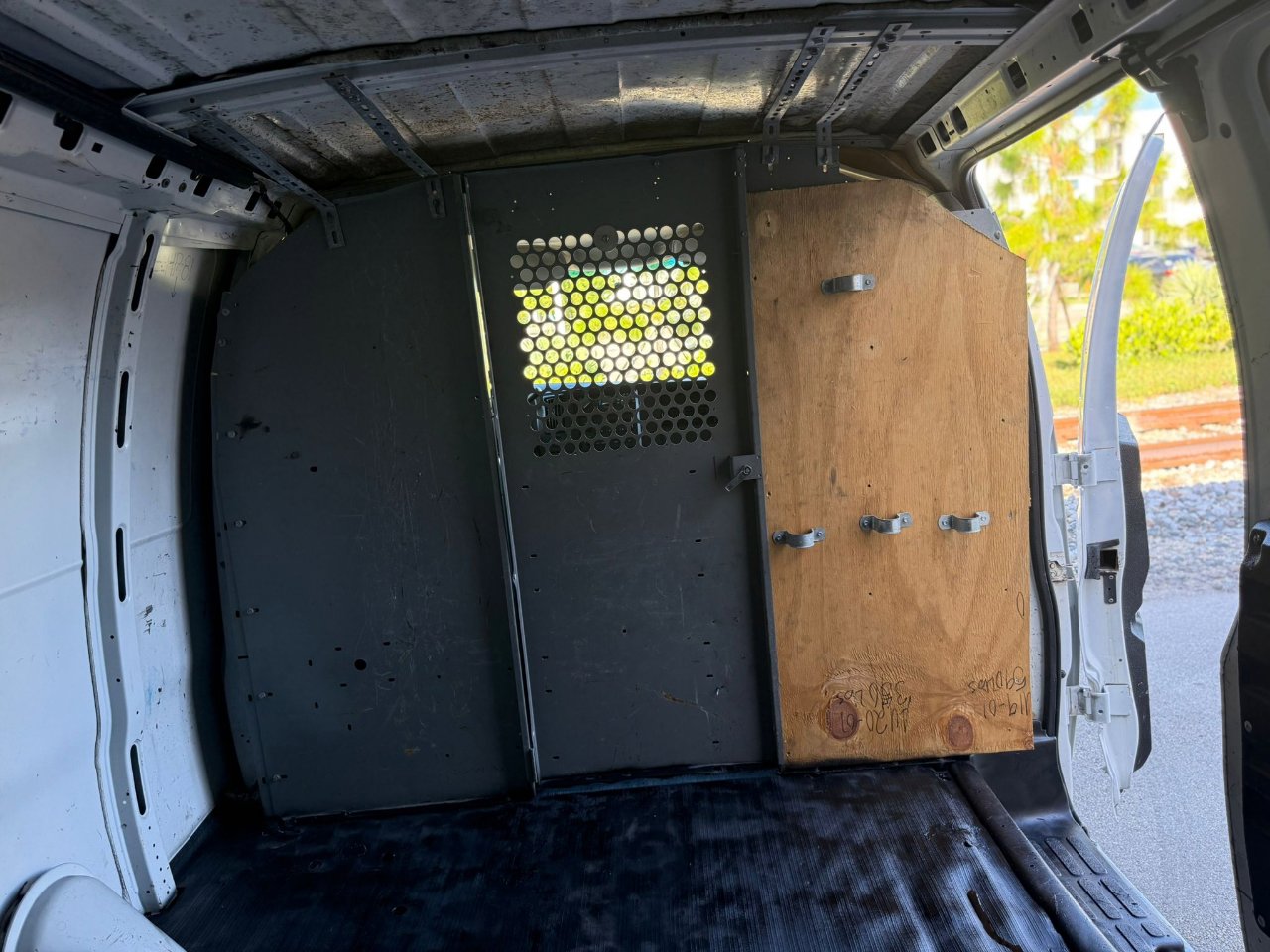 Used 2003 Chevrolet Express 3500 image 16