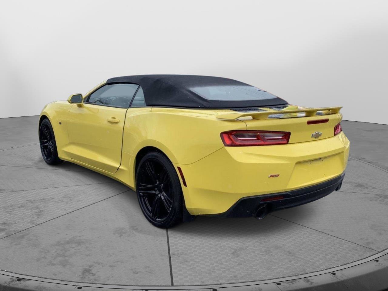 Used 2017 Chevrolet Camaro LT w/ RS Package image 5