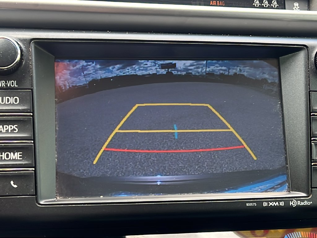 Used 2018 Toyota RAV4 XLE FWD image 18