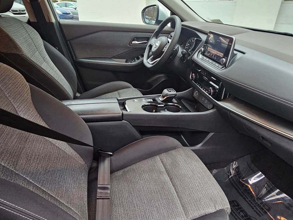 Used 2023 Nissan Rogue SV image 19
