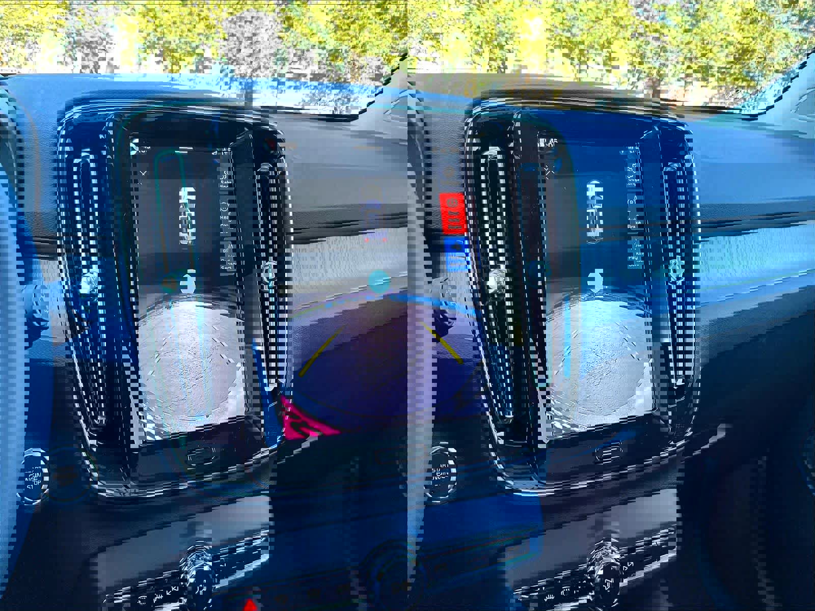 New 2026 Volvo XC40 B5 Core w/ Climate Package image 20