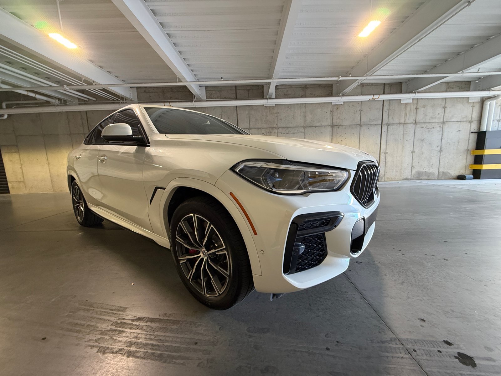 Used 2022 BMW X6 M50i w/ Executive Package AWD/4WD image 9