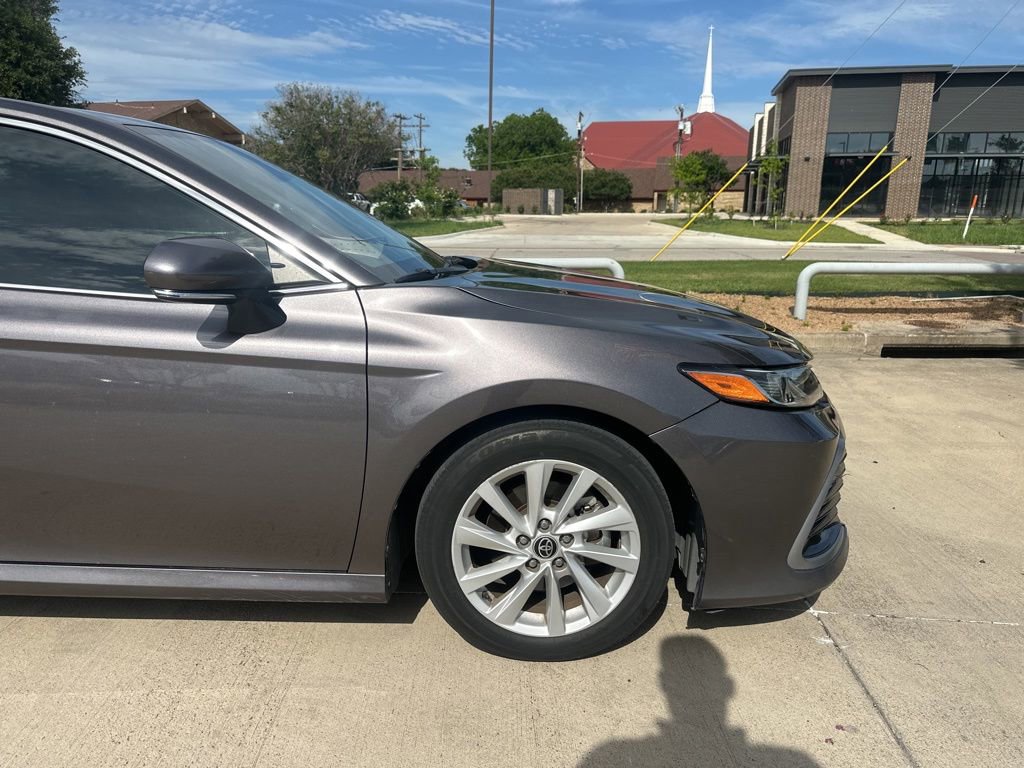 Used 2022 Toyota Camry LE w/ Convenience Package FWD image 9