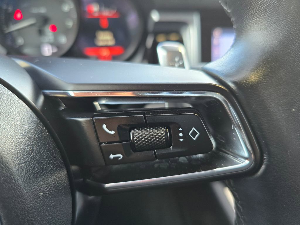 Used 2023 Porsche Macan image 19