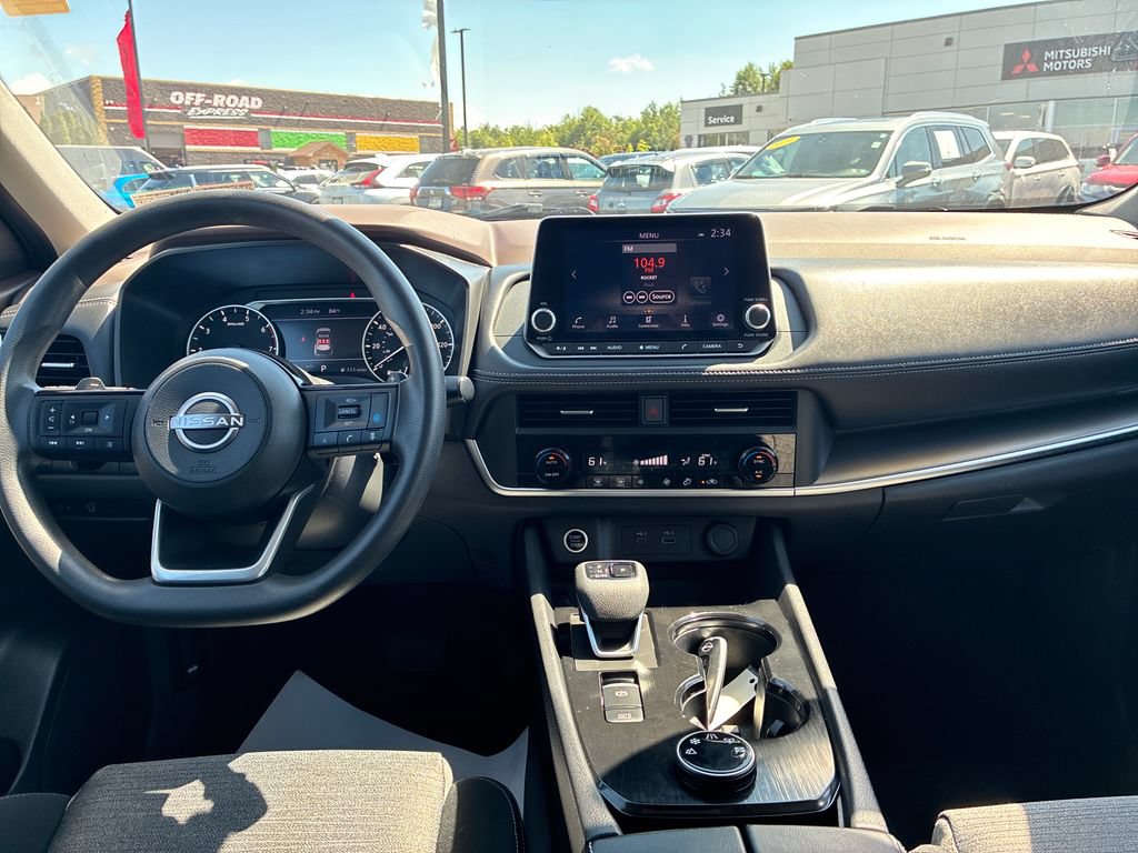 Used 2023 Nissan Rogue SV AWD/4WD image 17