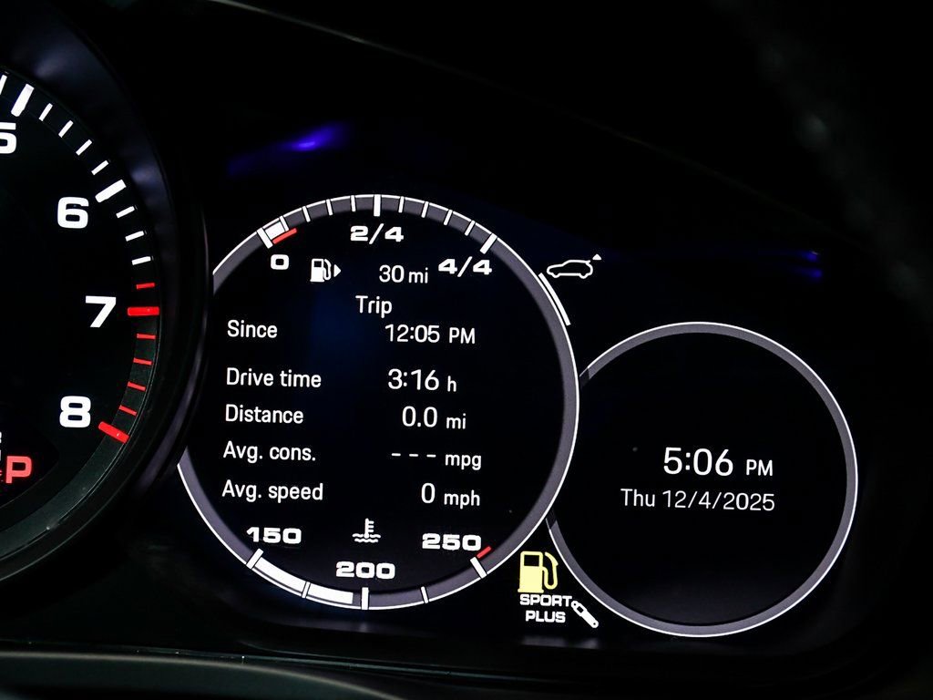 Used 2022 Porsche Cayenne Platinum Edition AWD/4WD image 39