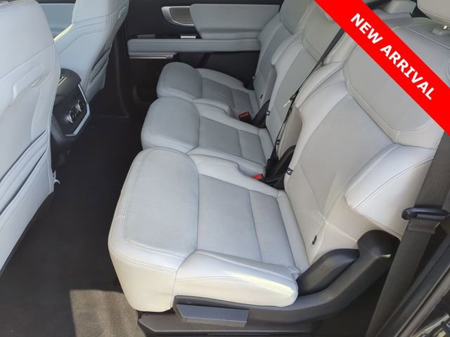 Used 2025 Ford Expedition Max Platinum AWD/4WD image 19