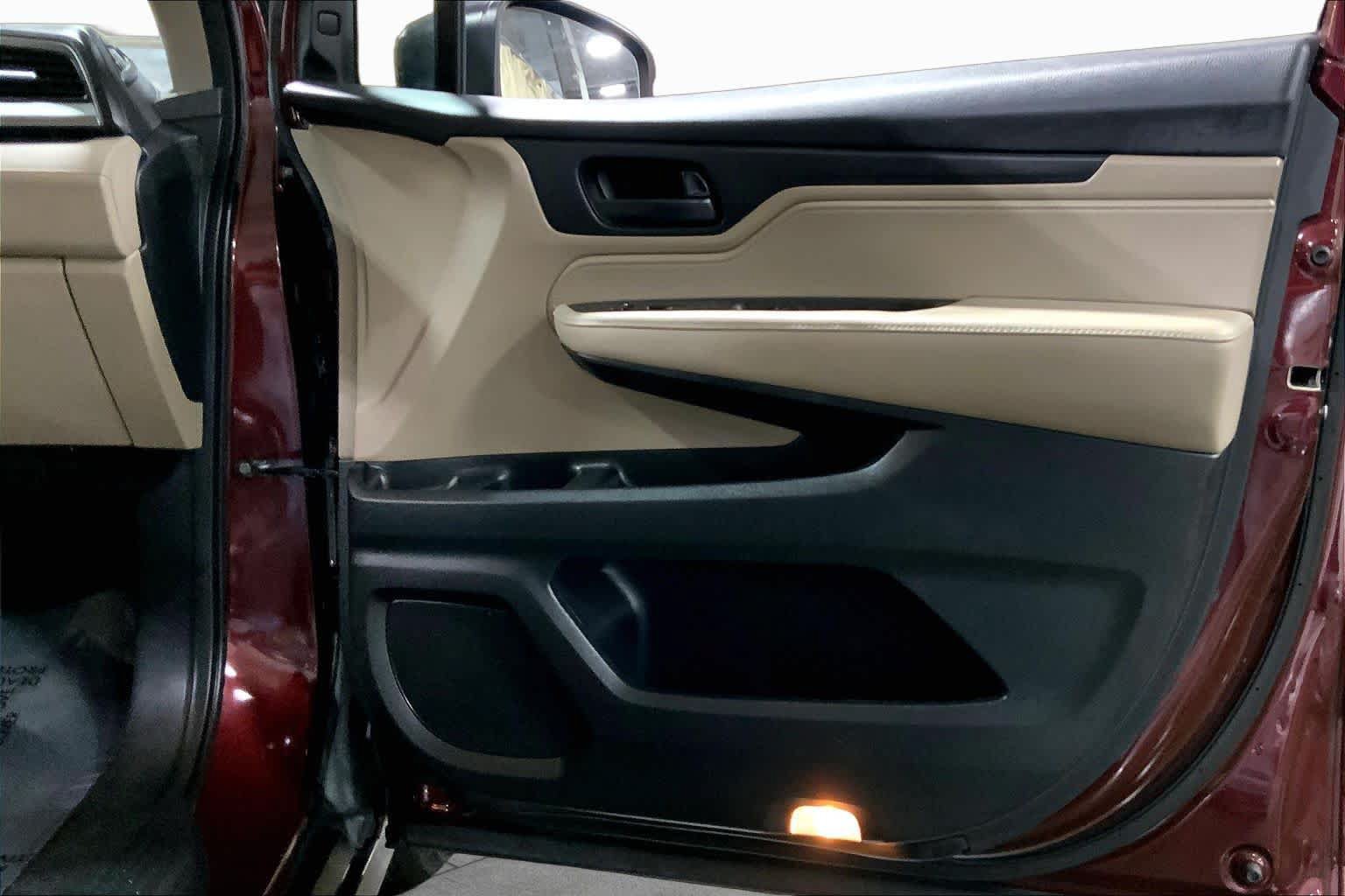 Used 2018 Honda Odyssey EX image 23