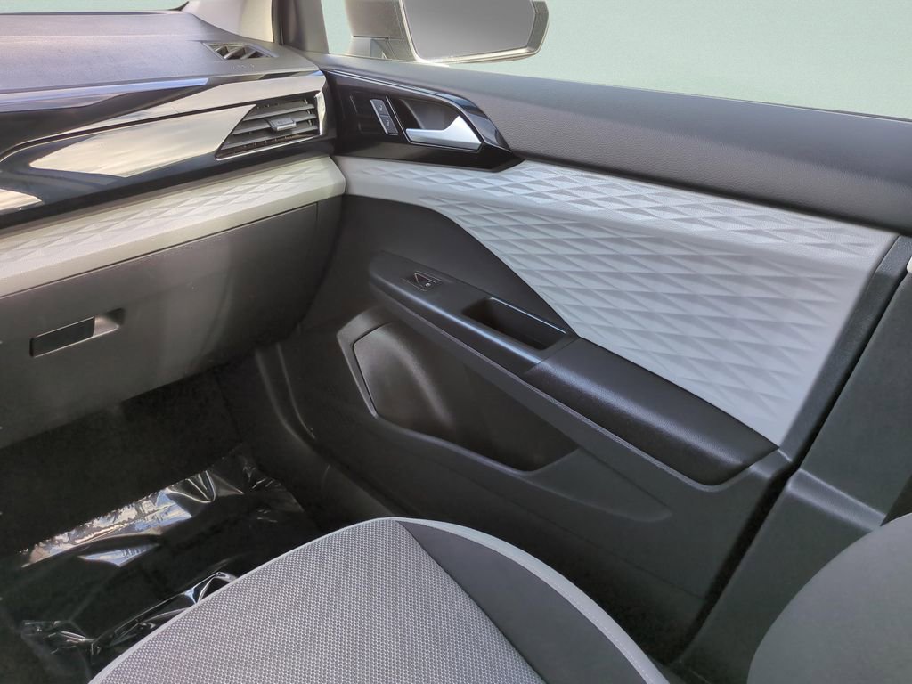 Used 2023 Volkswagen Taos S image 17