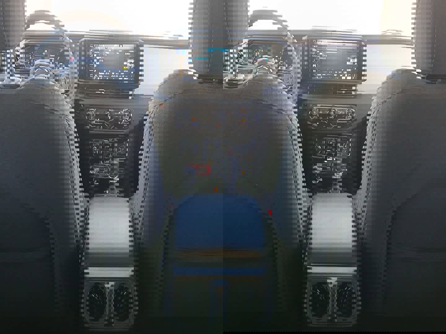 Used 2025 Jeep Wrangler Willys image 60