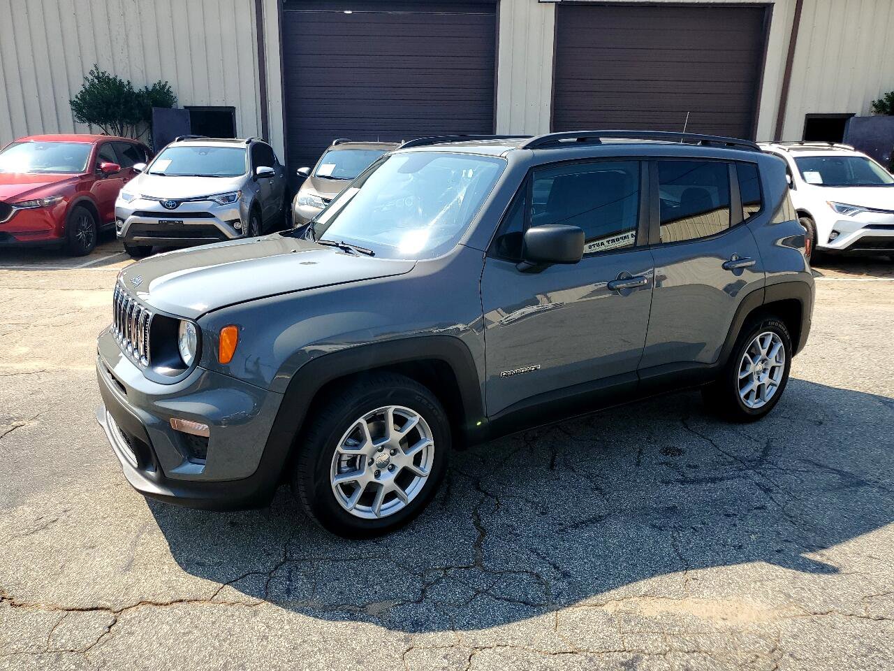 Used 2020 Jeep Renegade Sport w/ Sport Appearance Group image 4