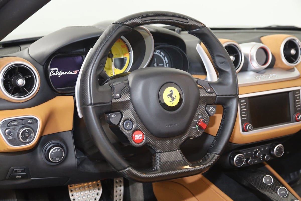 Used 2018 Ferrari California T image 7