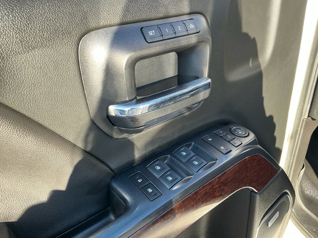Used 2018 GMC Sierra 2500 SLT w/ Duramax Plus Package AWD/4WD image 16