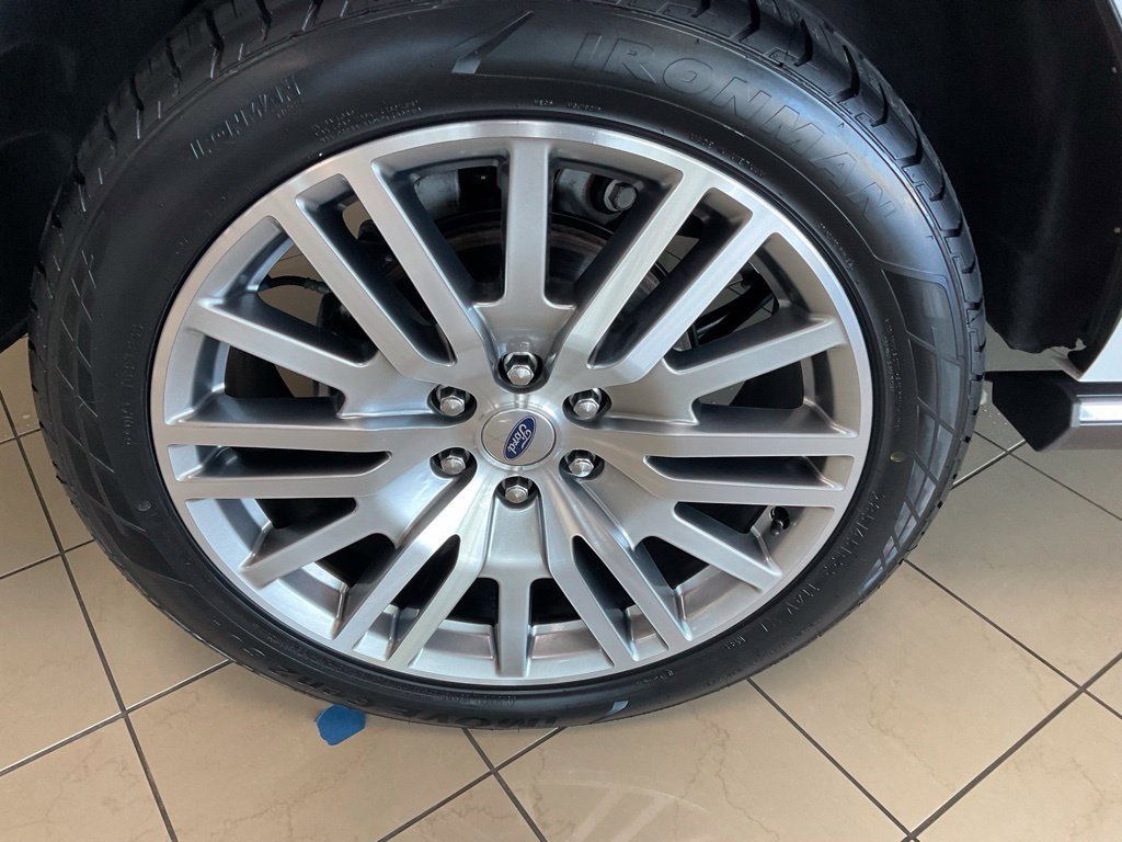 Used 2023 Ford Expedition Limited AWD/4WD image 8