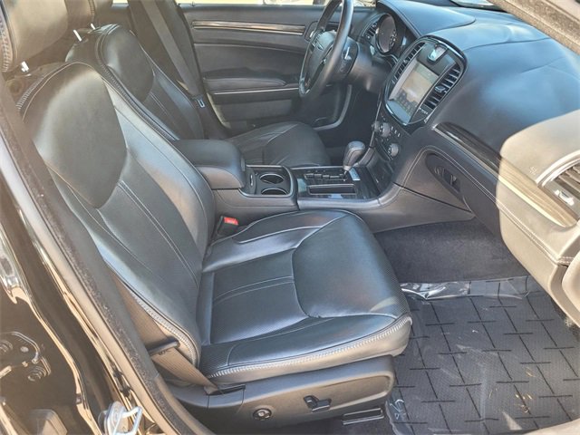 Used 2013 Chrysler 300 C image 10