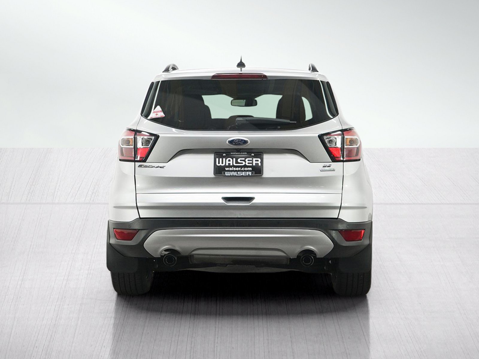 Used 2018 Ford Escape SE w/ Ford Safe & Smart Package FWD image 4