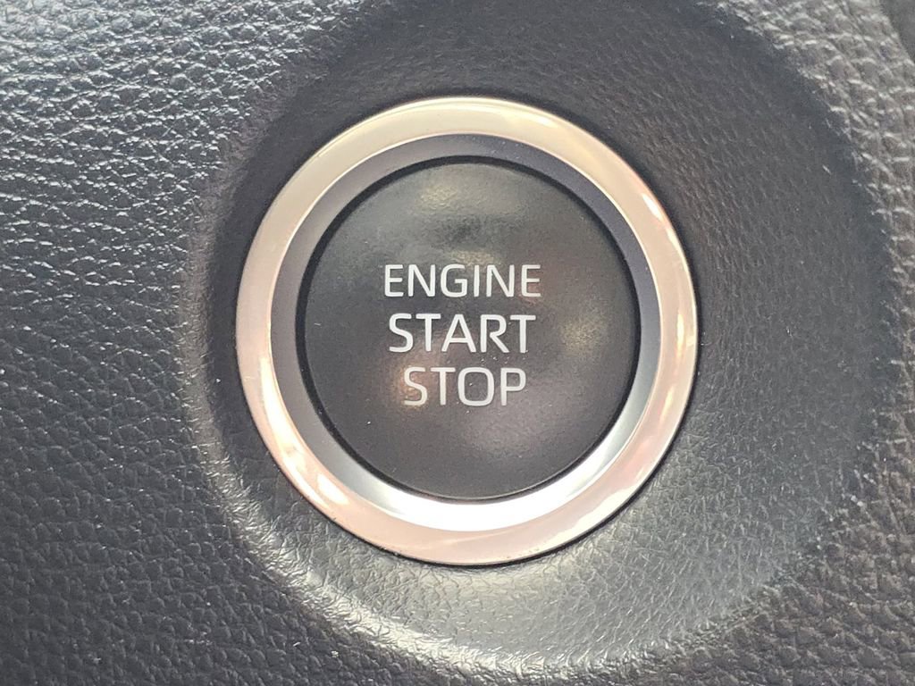 Used 2022 Toyota Corolla Cross LE FWD image 31