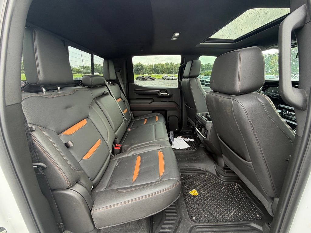 Used 2022 GMC Sierra 1500 AT4 w/ AT4 Preferred Package AWD/4WD image 12