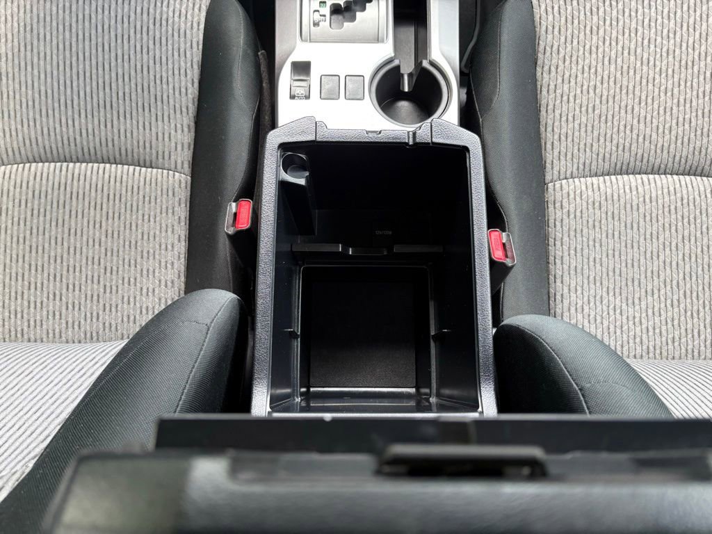 Used 2018 Toyota 4Runner SR5 AWD/4WD image 16