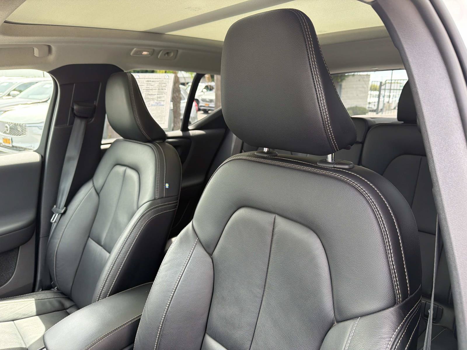 Certified 2023 Volvo XC40 B5 Ultimate AWD/4WD image 19