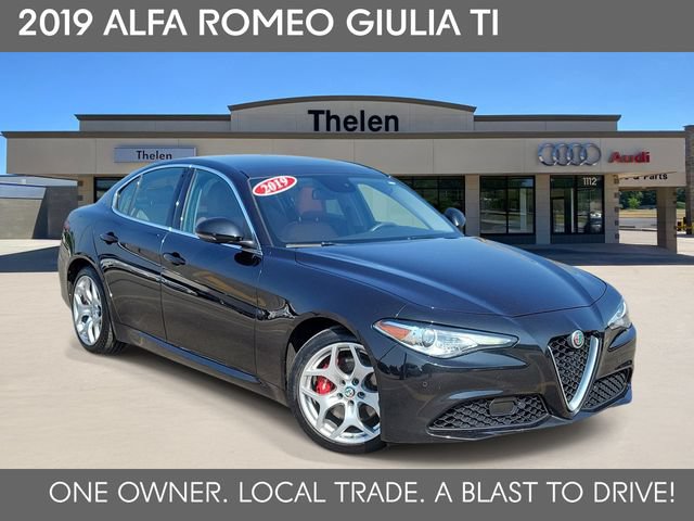 Used 2019 Alfa Romeo Giulia Ti RWD image 1