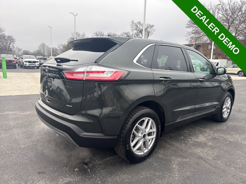 Used 2024 Ford Edge SEL w/ Convenience Package AWD/4WD image 6