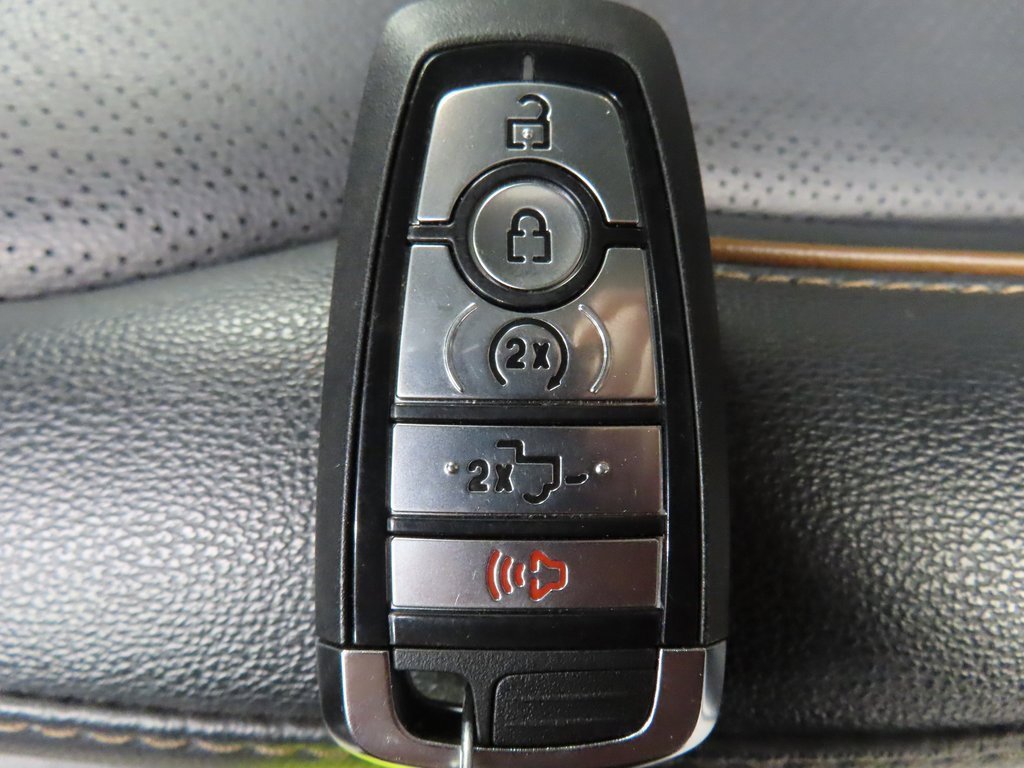 Used 2025 Ford F350 Lariat w/ Black Appearance Package image 75