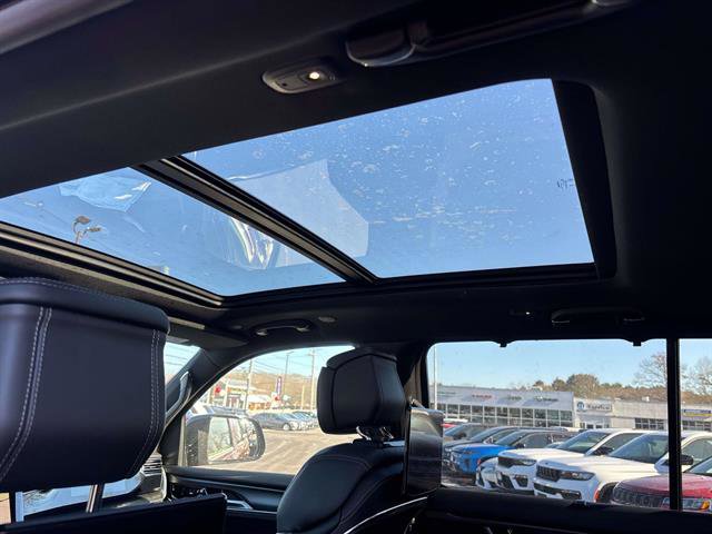 New 2026 Jeep Grand Wagoneer L Summit image 8
