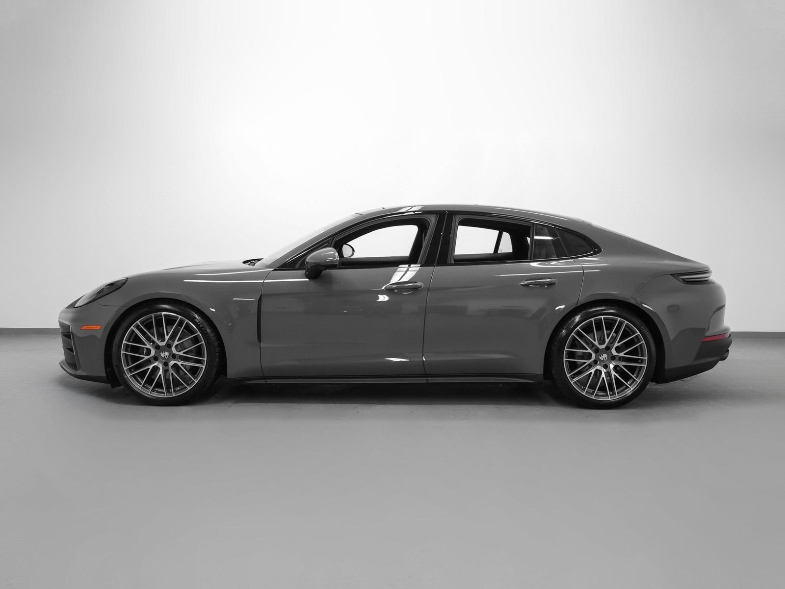 New 2026 Porsche Panamera 4 AWD/4WD image 2