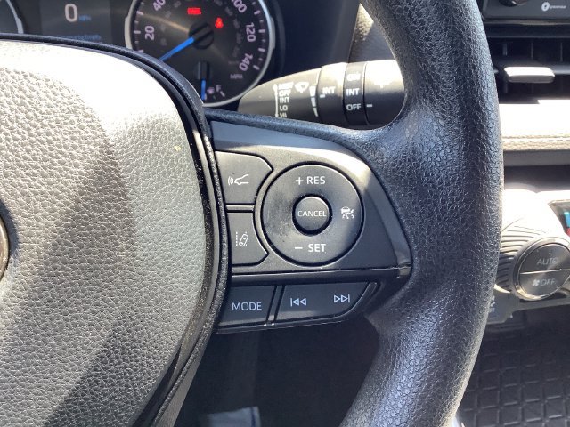 Used 2022 Toyota RAV4 XLE AWD/4WD image 12
