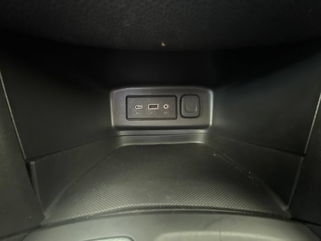 Used 2020 Chevrolet Equinox LT FWD image 16