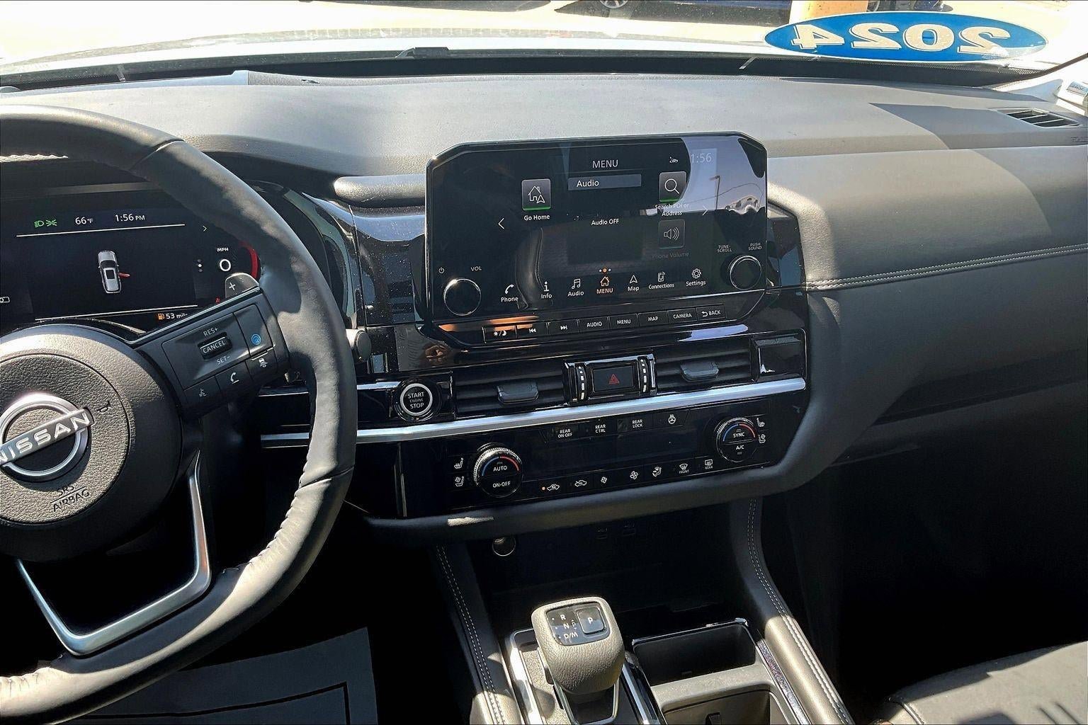 Used 2024 Nissan Pathfinder Platinum image 9