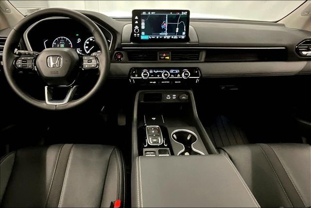 Used 2025 Honda Pilot Touring image 19