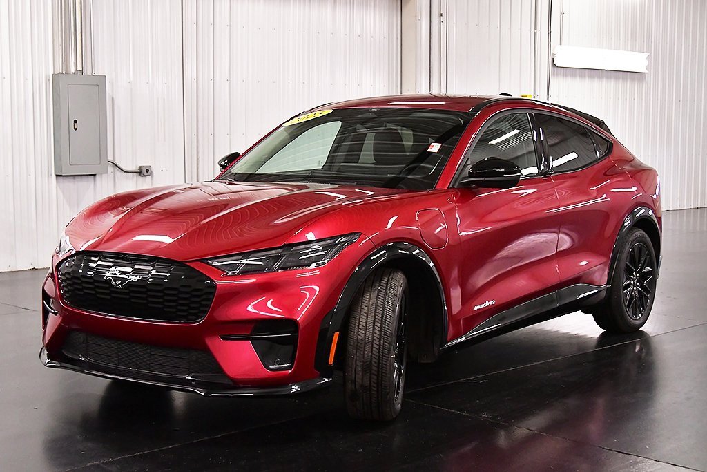 Used 2025 Ford Mustang Mach-E Premium w/ Sport Appearance Package image 4