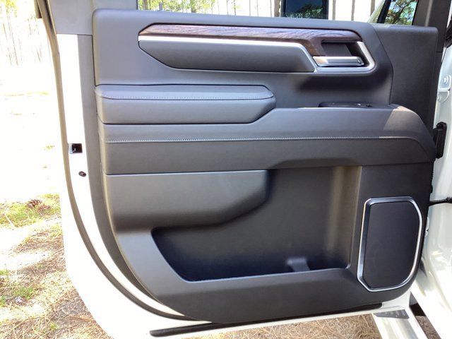 New 2025 GMC Sierra 3500 SLT w/ SLT Premium Package image 19